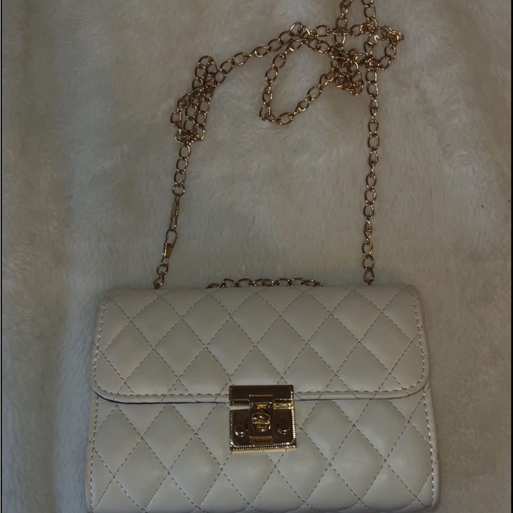 white quilted crossbody purse